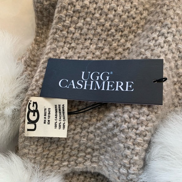 NWT UGG Quatro Pom Cashmere Scarf - Picture 3 of 3